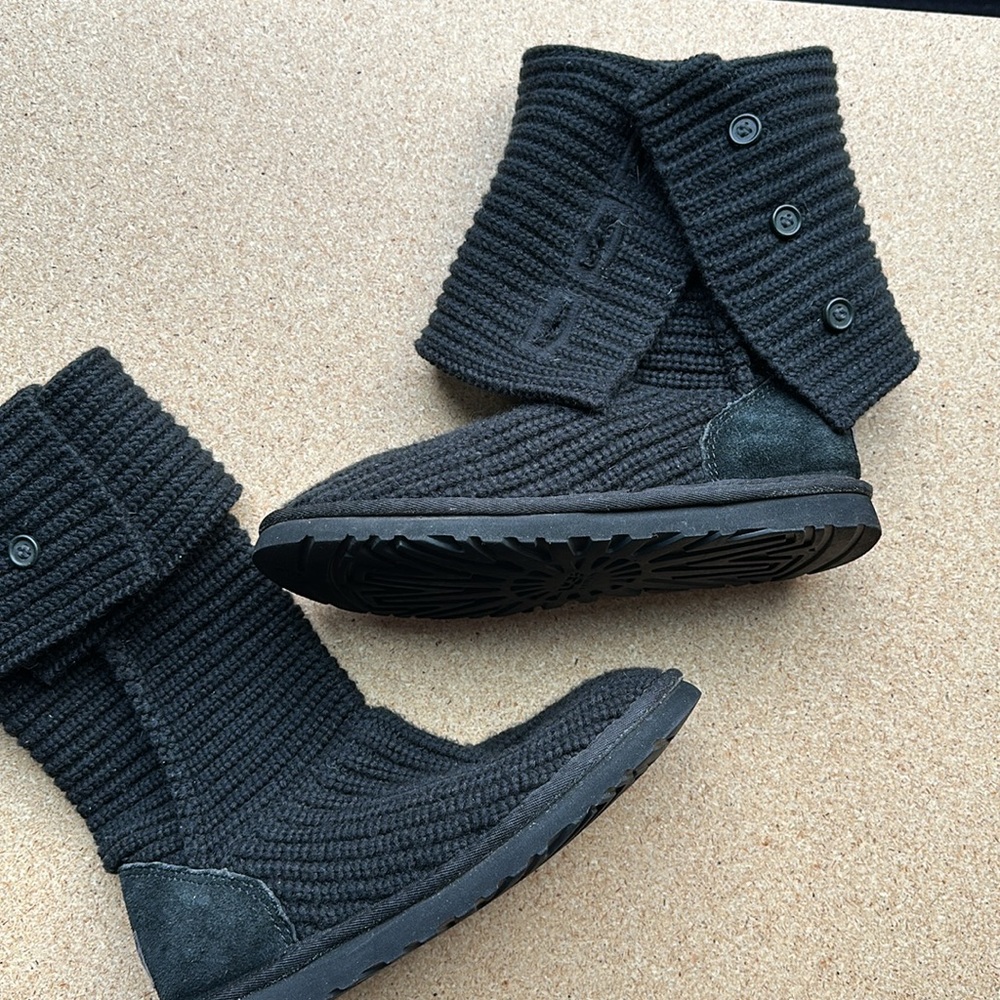 UGG Black Classic Cardy Knit Boots, size 8 S/N 5819